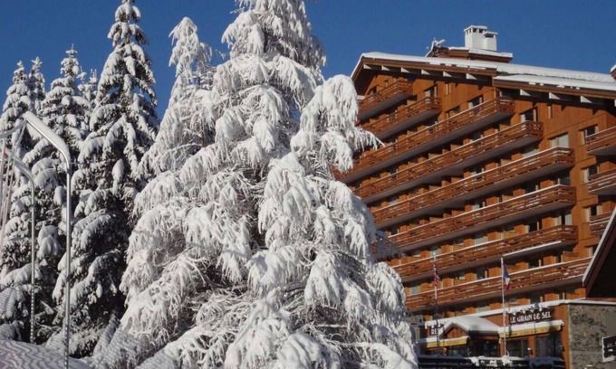 Meribel-Mottaret Apartment | 10m from ski slopes, 6th floor, balcony, ski locker, 40m², Méribel-Mottaret