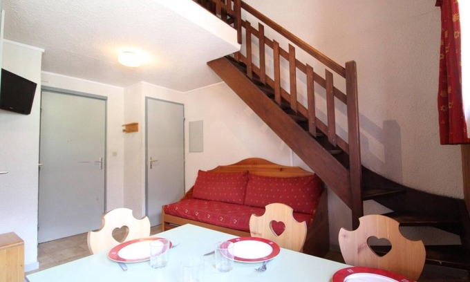 Lanslevillard Apartment | 10m from ski slopes, 3rd floor, tv, ski locker, 30m², Val Cenis
