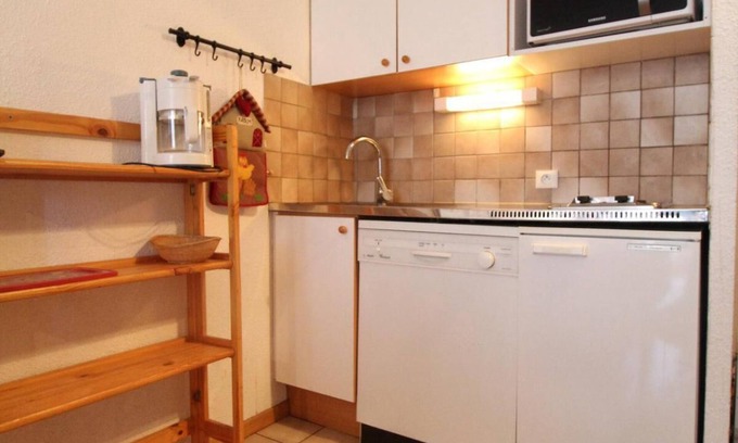Lanslevillard Apartment | 10m from ski slopes, 1st floor, tv, ski locker, 22m², Val Cenis