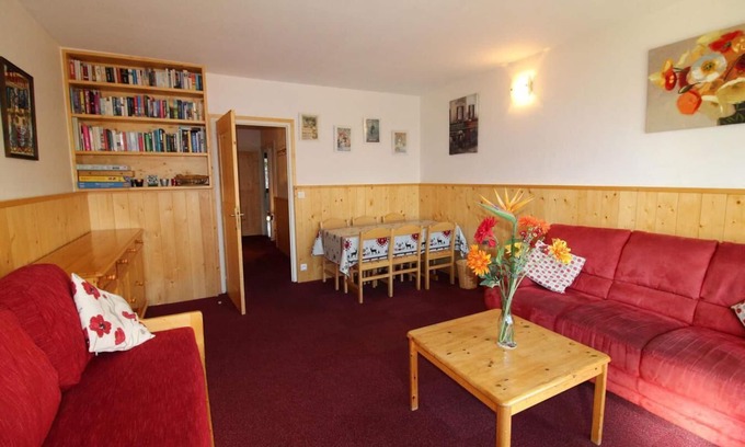 Tignes le Lac Apartment | 10m from ski slopes, 2nd floor, view lake, balcony, tv, ski locker, 53m², Tignes