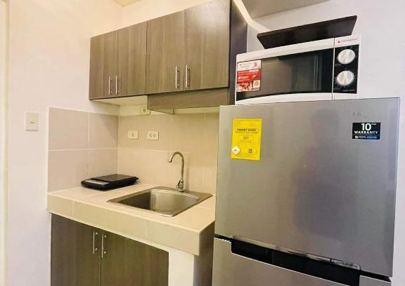 Silang Junction South Apartment | 10th floor Cityland Taal View + Free Pool + Fiber Net