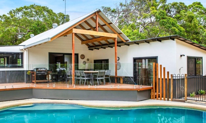 Rainbow Beach House | 11 Naiad Court - Rainbow Shores. Pool, walk to beach. Wifi