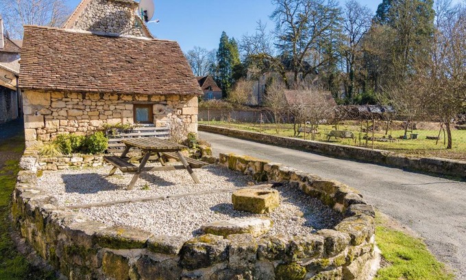 Peyzac-le-Moustier House | 11 th century fully renovated gite in Peyzac le Moustier