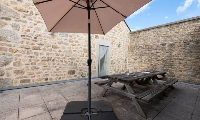 Albaret-le-Comtal House | 110 m² Gîte ∙ 3 bedrooms ∙ 10 guests