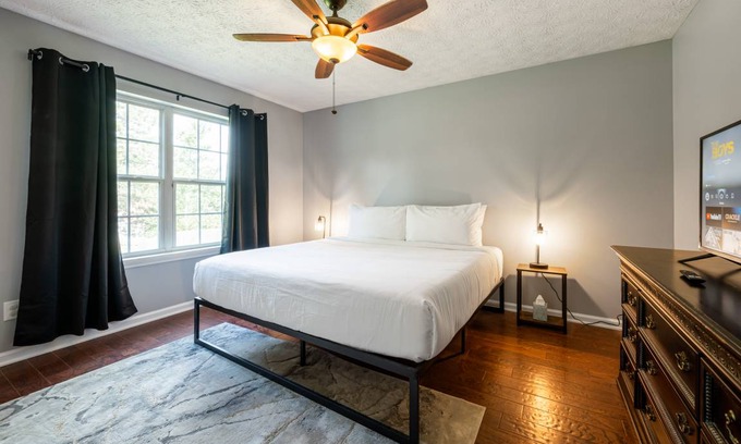 Emerson House | 110 m² House ∙ 3 bedrooms ∙ 6 guests