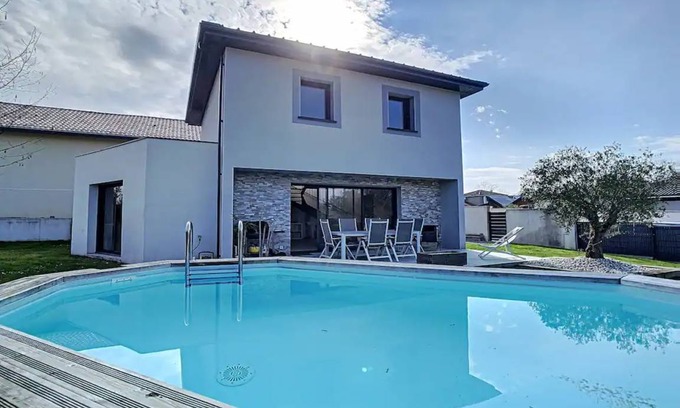 Dax House | 110 m² House ∙ 3 bedrooms ∙ 6 guests