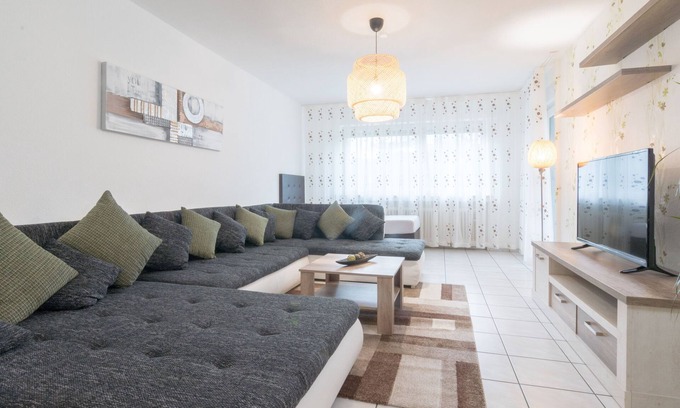 Rhein-Erft-Kreis District Apartment | 110 sqm apartment Heike with large balcony - inexpensive accommodation for workers