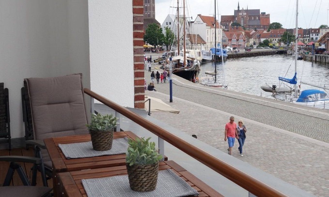 Wismar Apartment | 110 sqm "harbor suite" with 2 bathrooms