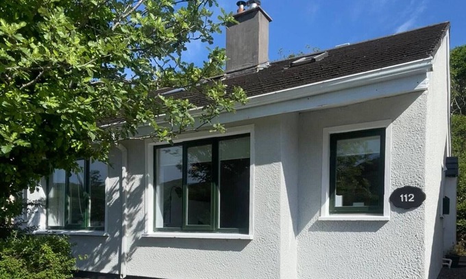 Clifden Ski Chalet | 112 Clifden Glen charming and cosy home