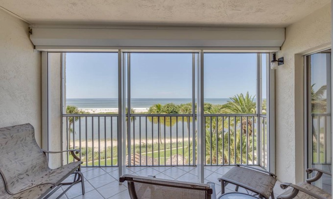South Island Condo | 112 m² Condo ∙ 2 bedrooms ∙ 4 guests
