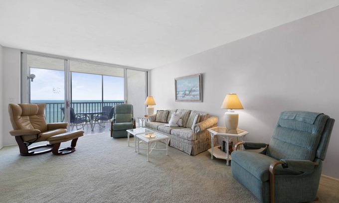 South Island Condo | 112 m² Condo ∙ 2 bedrooms ∙ 6 guests