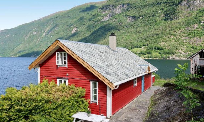 Vik House | 115 m² House ∙ 3 bedrooms ∙ 4 guests