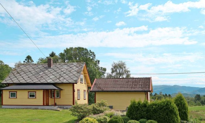 Tysnes House | 115 m² House ∙ 5 bedrooms ∙ 8 guests