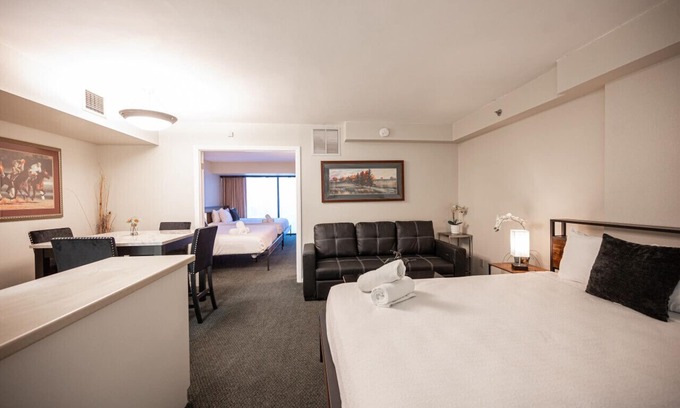 Las Vegas Strip Condo | 1162 · PENTHOUSE SUITE on the Strip - 6 Comfy BEDS!