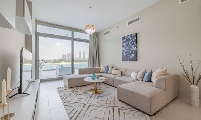 Palm Jumeirah Apartment | 117/2BDR + maid room/Sea view/Beach access