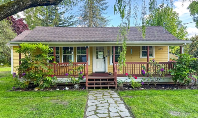 Fall City House | 118 - The Willow Tree Bungalow