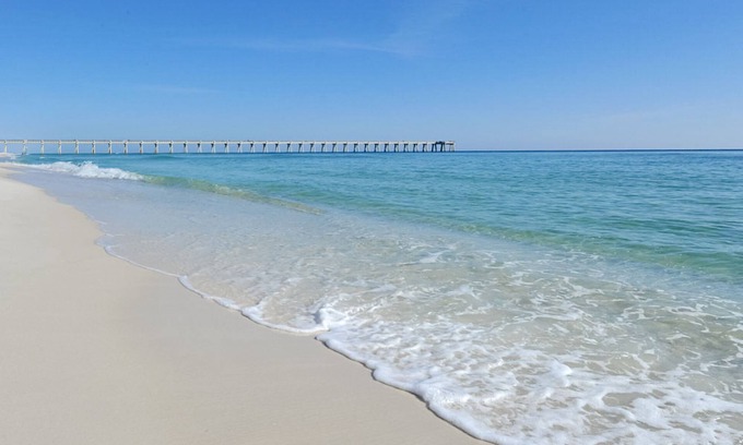 Navarre Beach House | 11th-floor oceanfront condo with pool, Gulf & pier views & washer/dryer