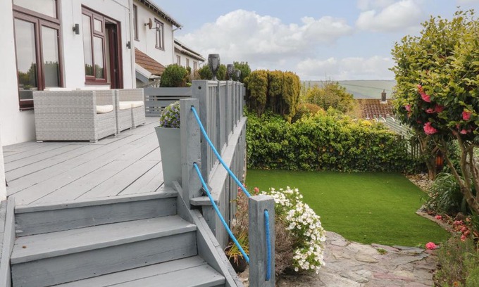 Looe House | 12 Claremont Falls