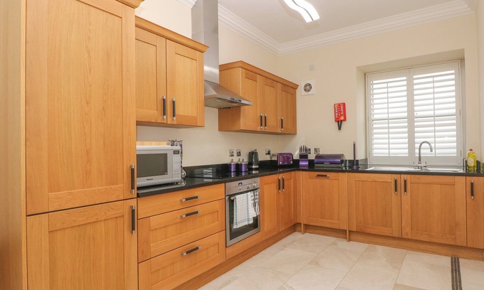 Buxton Apartment | 12 EAGLE PARADE, family friendly, luxury holiday cottage in Buxton