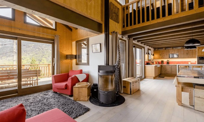 Novallay Ski Chalet | 12 guests big and fully renovated chalet 10mn drive from the ‘3 Vallées’ !