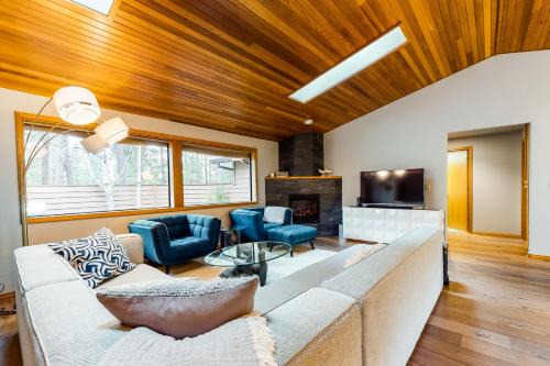 Deer Park House | 12 Hart Mountain