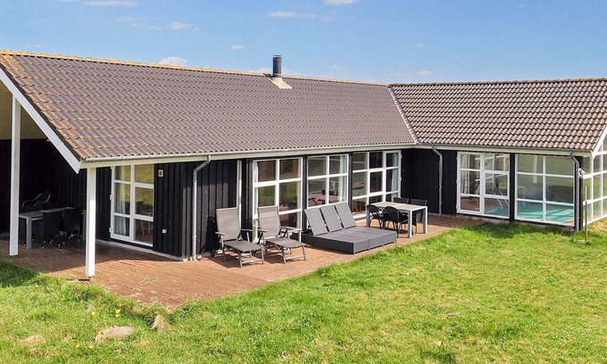 Rødhus House | 12 person holiday home in Pandrup-By Traum