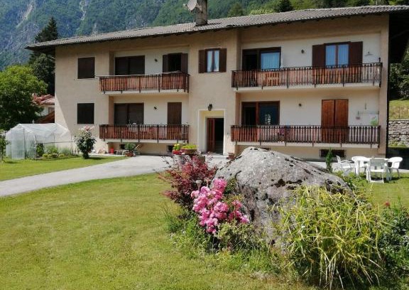 Carisolo Apartment | 12 Via Negrelli
