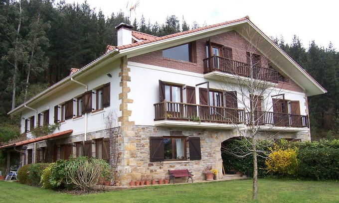 Busturia Apartment | 120 m² Apartment ∙ 2 bedrooms ∙ 4 guests