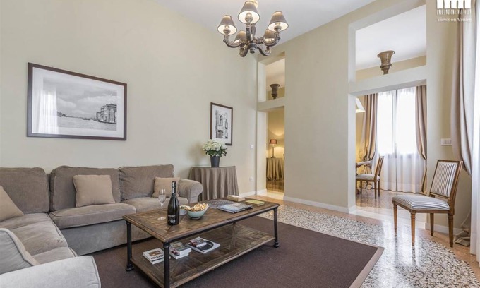 Dorsoduro Apartment | 120 m² Apartment ∙ 2 bedrooms ∙ 5 guests
