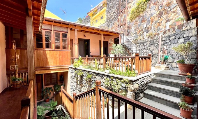 Vallehermoso Cottage | 120 m² Cottage ∙ 2 bedrooms ∙ 4 guests