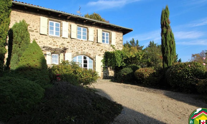 Polignac House | 120 m² House ∙ 3 bedrooms ∙ 6 guests