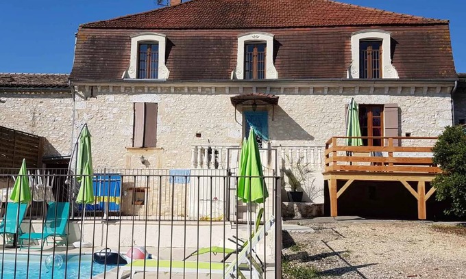 Rampieux House | 120 m² House ∙ 4 bedrooms ∙ 10 guests