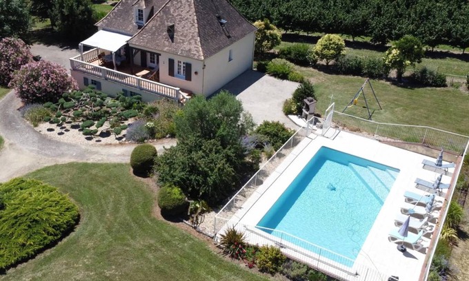 Rampieux House | 120 m² House ∙ 5 bedrooms ∙ 10 guests