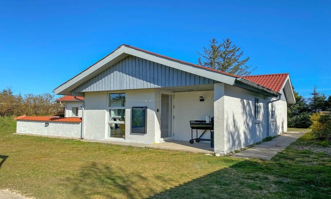 Torup Strand House | 120 m² House ∙ 5 bedrooms ∙ 9 guests