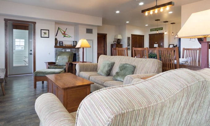 Snowshoe Condo | 122 m² Condo ∙ 3 bedrooms ∙ 10 guests