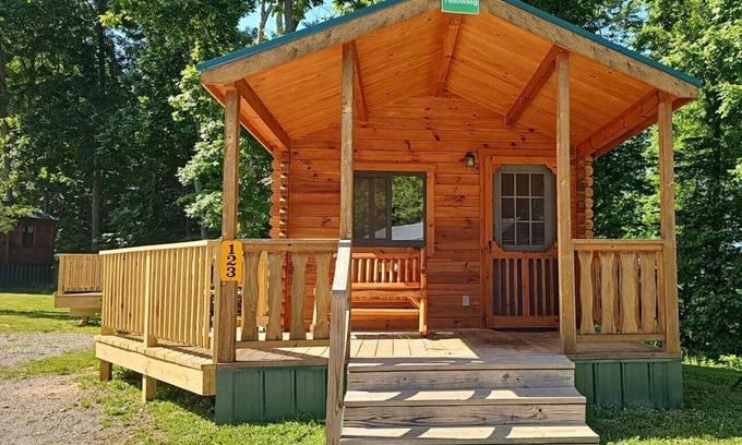 Logan Cabin | 123) Yellowleg Log Cabin. Close to Hocking Hills State Park and more!