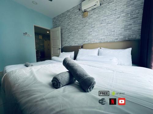 Downtown George Town Apartment | 12pax 3-Bedroom l Seaview l Georgetown l Gleneagles l Mansion One