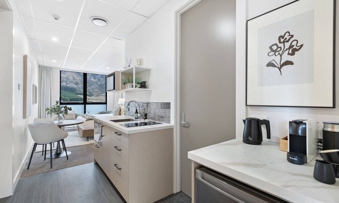 Lake Hayes Condo | 12th Avenue Queenstown Suite 15