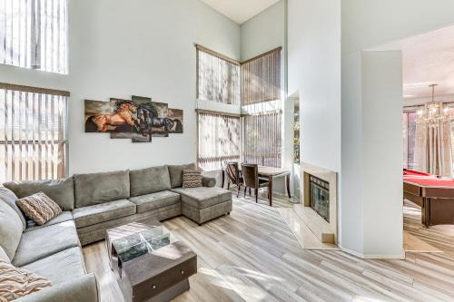 Corona House | 13 Mi to Dtwn Riverside SoCal Family Home!