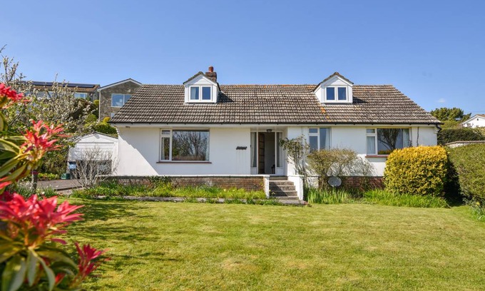 Charmouth Cottage | 130 m² Cottage ∙ 3 bedrooms ∙ 5 guests