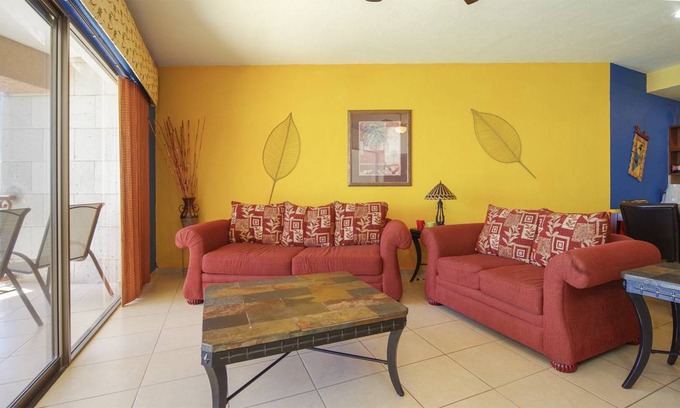 Sandy Beach Condo | 139 m² Condo ∙ 2 bedrooms ∙ 6 guests