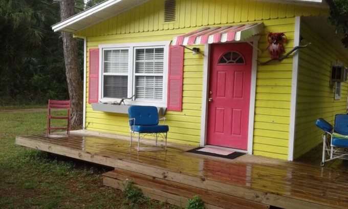 Yankeetown Cabin | 14) Pink Owl Cottage