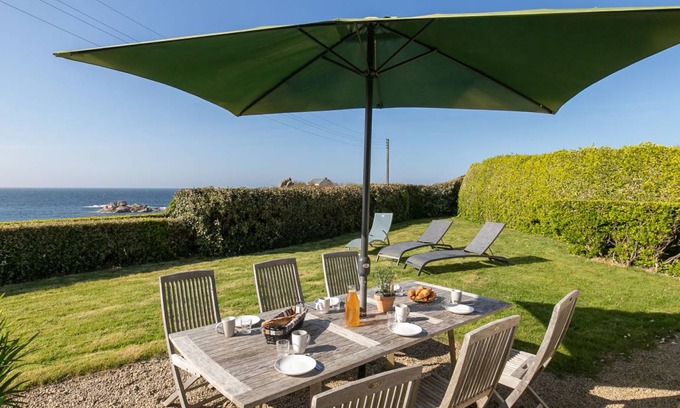 Plouescat Other | 140 m² Accommodation ∙ 3 bedrooms ∙ 6 guests