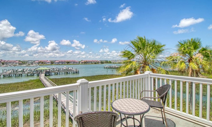 Folly Beach House | 149 m² House ∙ 3 bedrooms ∙ 6 guests