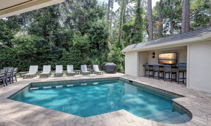 Oceanside House | 15 Duck Hawk-4th Row Ocean! A low country home that exudes charm & comfort.