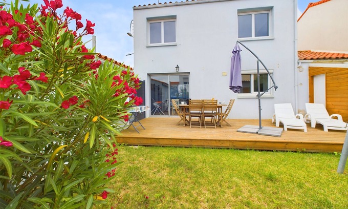 Les Sables d'Olonne Ski Chalet | 15 min by foot from the beach, house for 6