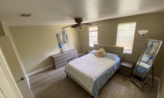 Arlington Apartment | 15 min from the beach , 7 min from town center gated comunity pool s and river