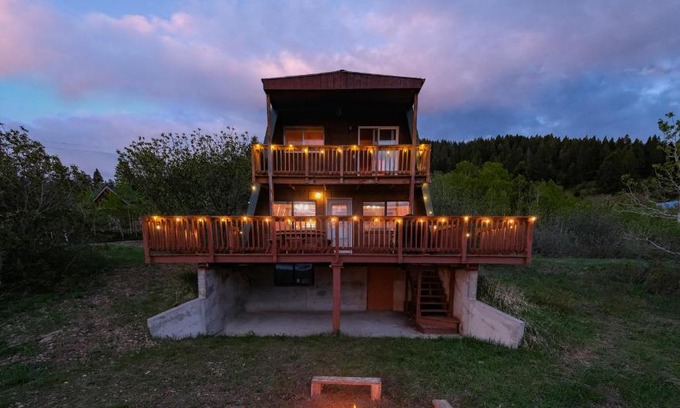 Island Park House | 15 min to West Yellowstone/Amazing Views