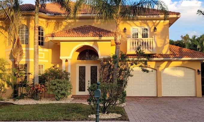 Vero Beach House | 15 Minute Drive to Beach! - Lux 4 BR/ 3.5 BA Heated Pool and Hot Tub home -Gated