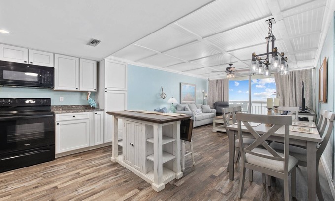 Garden City Condo | *15% Off New Bookings for Stays through 2025*